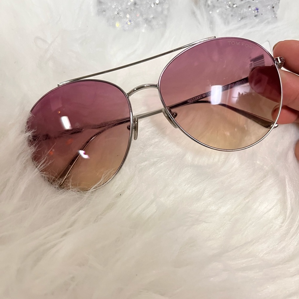 SOLD✨🤍FINAL SALE💫Tom Ford
Women's Cleo 59mm Sunglasses - Picture 8 of 16